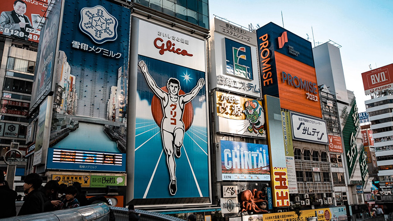 2021年的第一张海报，谁家更有创意