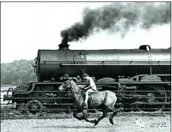 4.jpg火车和马.jpg