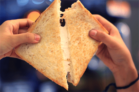 不搞“饥饿”营销，现在流行“吃饱”营销